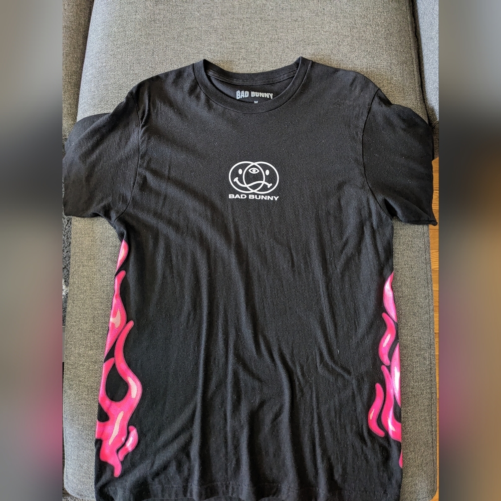 Bad Bunny T-Shirt Size M